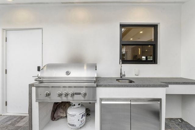 4875 NE 18th Avenue, Oakland Park, FL 33334