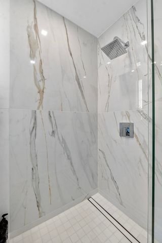 4875 NE 18th Avenue, Oakland Park, FL 33334