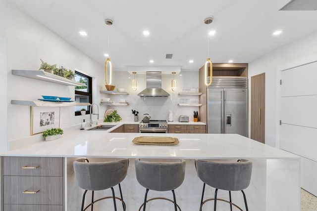 4875 NE 18th Avenue, Oakland Park, FL 33334