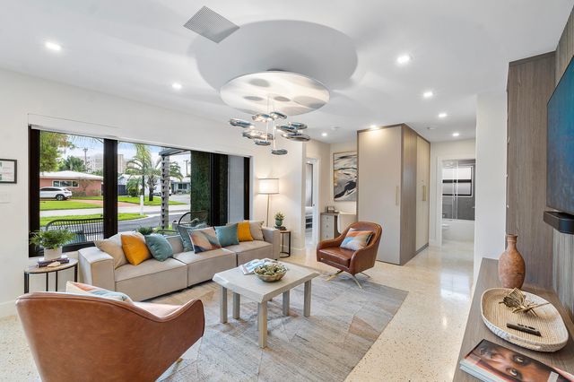 4875 NE 18th Avenue, Oakland Park, FL 33334