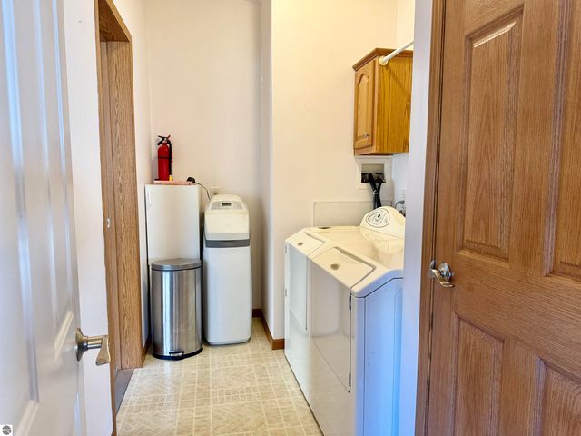 7679 Riverview Drive, St Louis, MI 48880