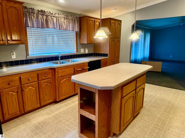 7679 Riverview Drive, St Louis, MI 48880