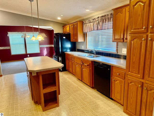 7679 Riverview Drive, St Louis, MI 48880