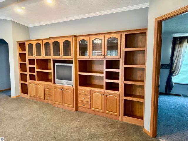 7679 Riverview Drive, St Louis, MI 48880