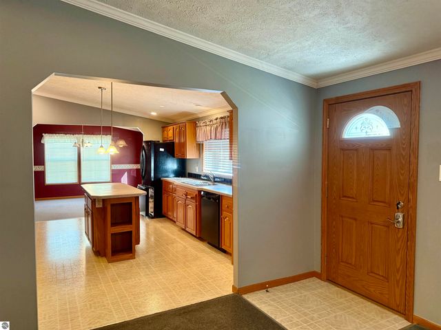 7679 Riverview Drive, St Louis, MI 48880