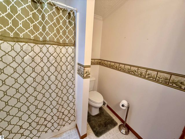 7679 Riverview Drive, St Louis, MI 48880