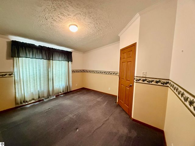 7679 Riverview Drive, St Louis, MI 48880