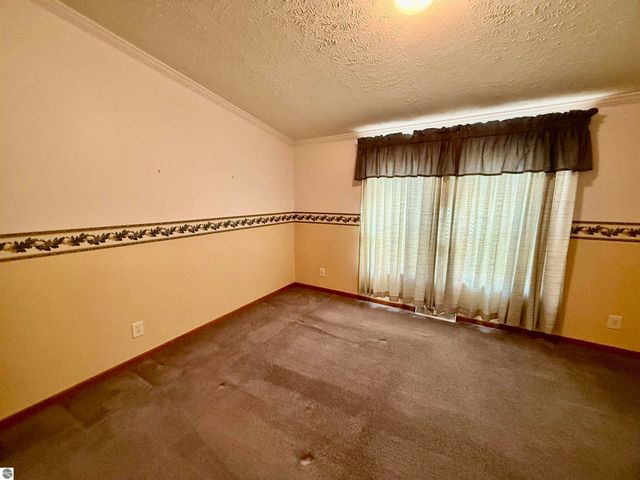 7679 Riverview Drive, St Louis, MI 48880