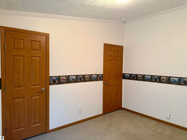 7679 Riverview Drive, St Louis, MI 48880