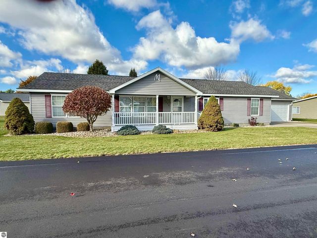 7679 Riverview Drive, St Louis, MI 48880