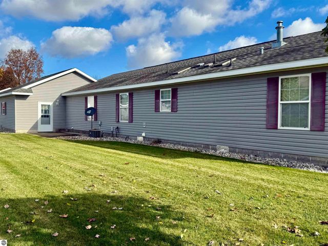 7679 Riverview Drive, St Louis, MI 48880