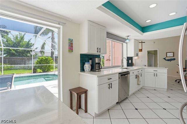 3809 SE 10th AVE, Cape Coral, FL 33904