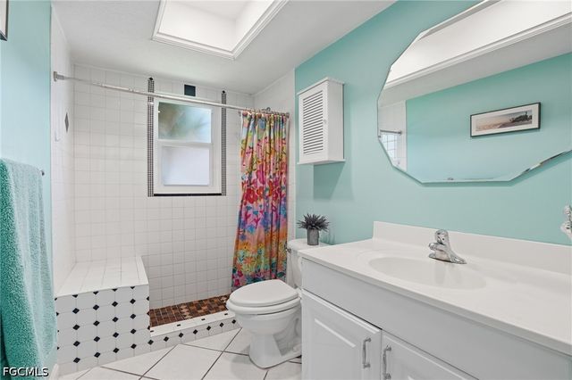 3809 SE 10th AVE, Cape Coral, FL 33904