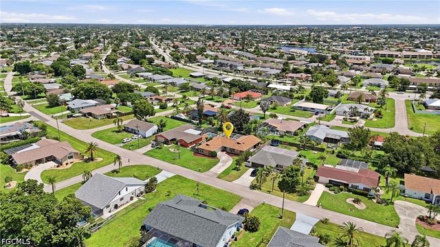 3809 SE 10th AVE, Cape Coral, FL 33904