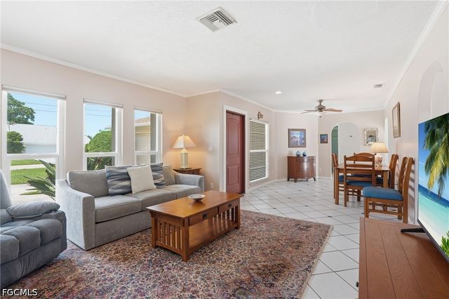 3809 SE 10th AVE, Cape Coral, FL 33904