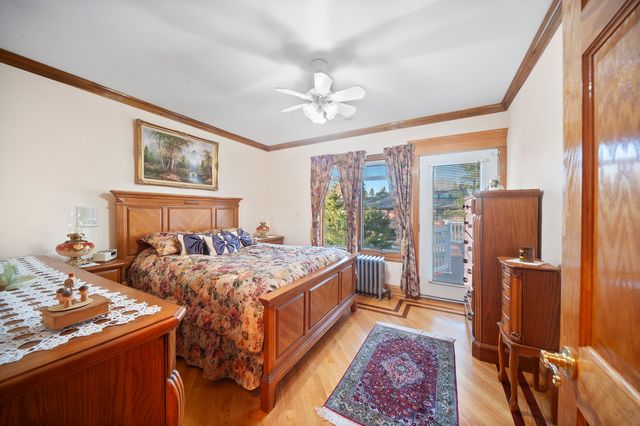 300 N BRADLEY Road, Lake Forest, IL 60048