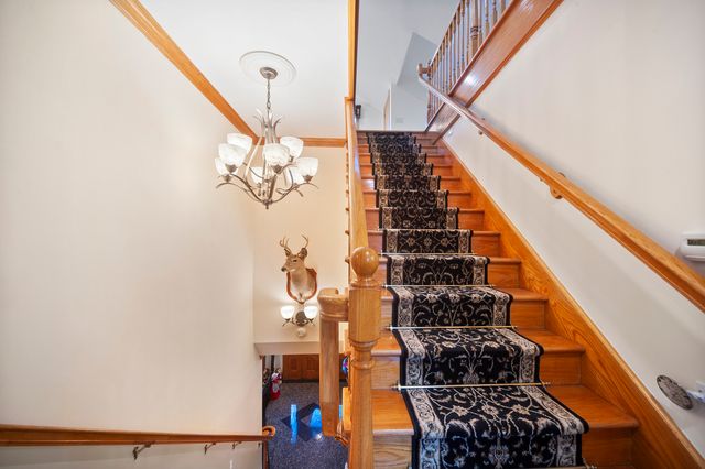 300 N BRADLEY Road, Lake Forest, IL 60048