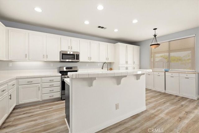 11930 Clayton Lane, Victorville, CA 92392