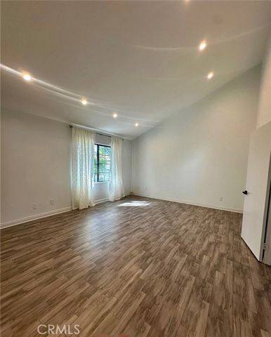 15230 Roxford Street 38, Sylmar (los Angeles), CA 91342