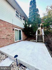 151 W GRANADA AVE #1, Hershey, PA 17033