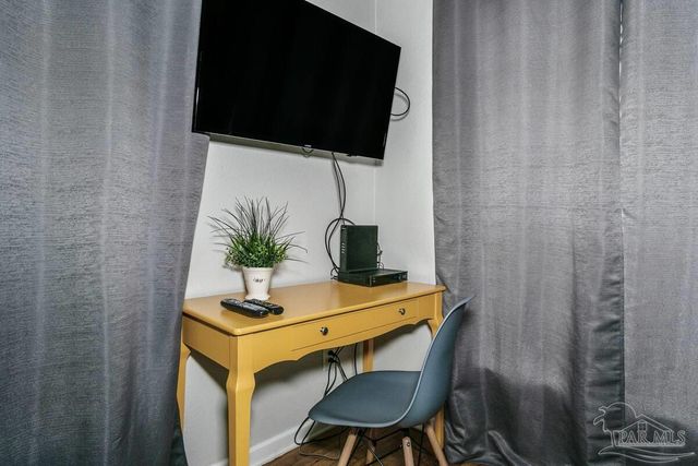 401 W Wright St, Pensacola, FL 32501