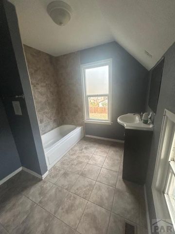 2420 5th Ave, Pueblo, CO 81003