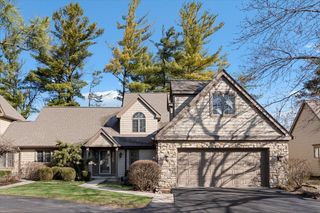 1076 LARKSPUR Lane, Darien, IL 60561