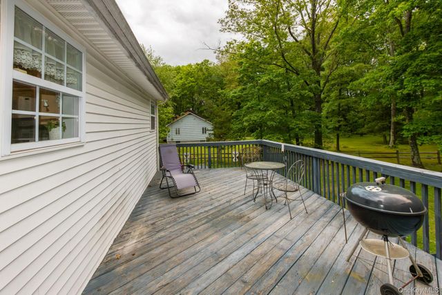 41 W Old Farm Road, Hopewell Junction, NY 12533