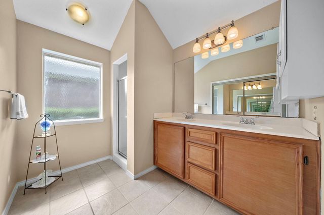907 S Peach Hollow Court, Pearland, TX 77584