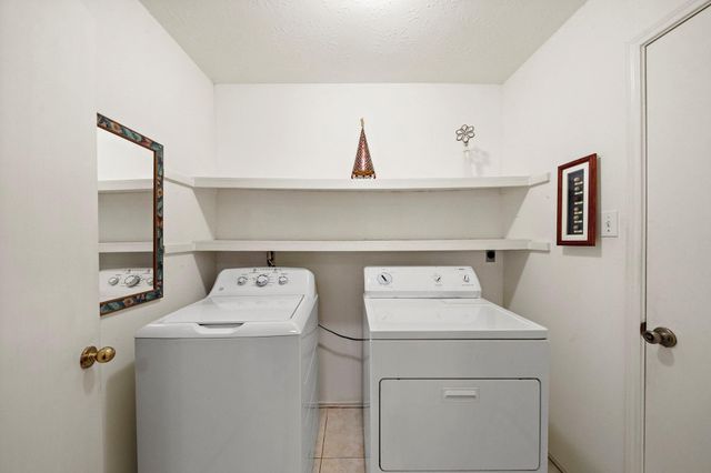907 S Peach Hollow Court, Pearland, TX 77584