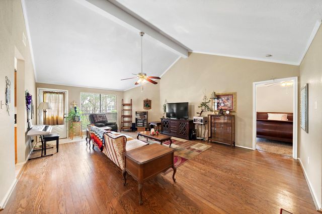 907 S Peach Hollow Court, Pearland, TX 77584