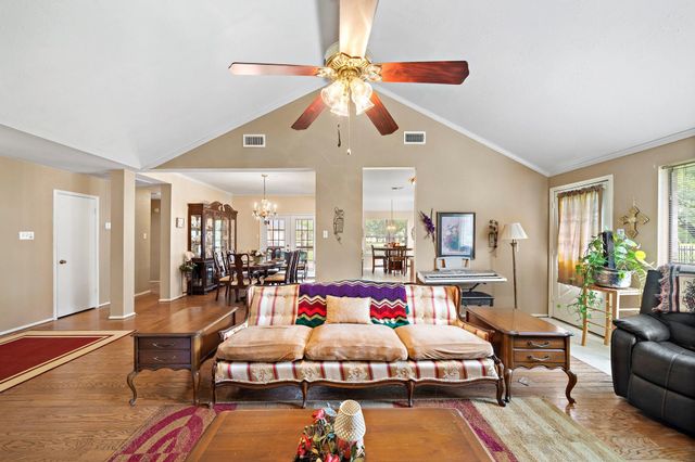 907 S Peach Hollow Court, Pearland, TX 77584