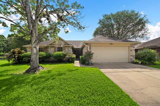907 S Peach Hollow Court, Pearland, TX 77584