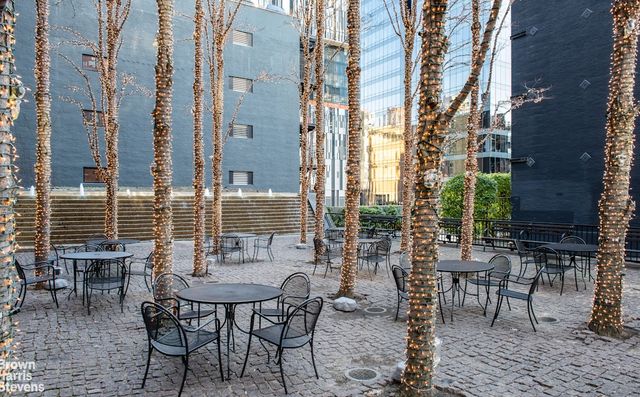 520 E 72nd St Apt 12E, New York City, NY 10021