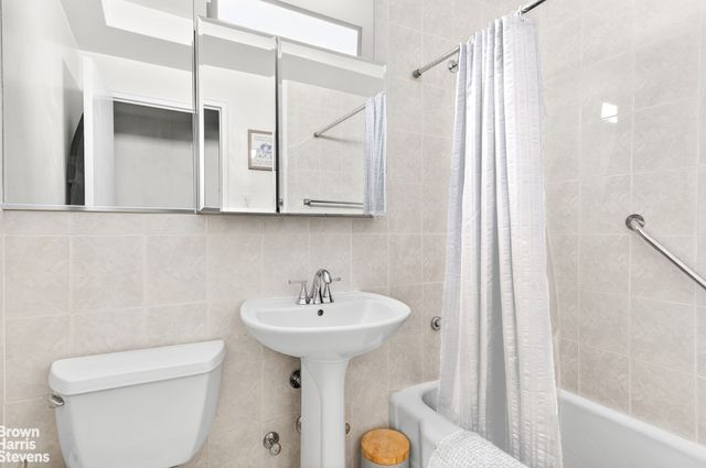 520 E 72nd St Apt 12E, New York City, NY 10021