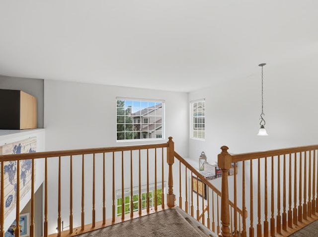 1061 Woodview Court, Aurora, IL 60502