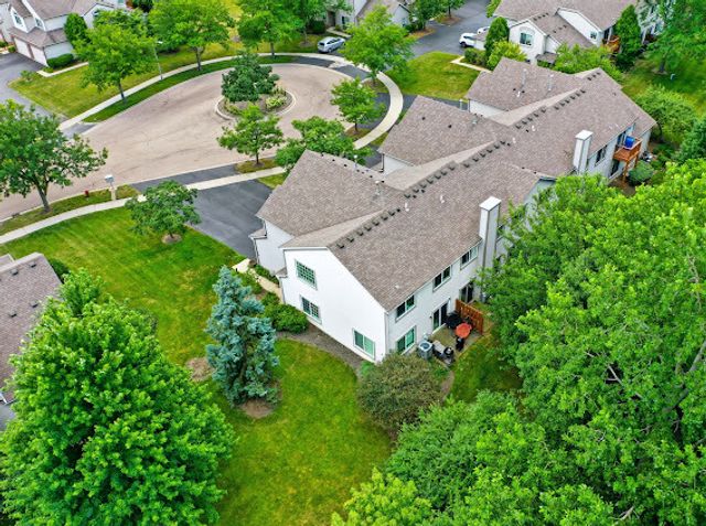 1061 Woodview Court, Aurora, IL 60502
