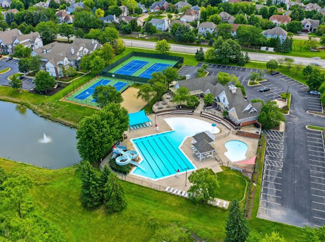 1061 Woodview Court, Aurora, IL 60502