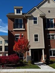 25549 Grandview Lane 31, Novi, MI 48375