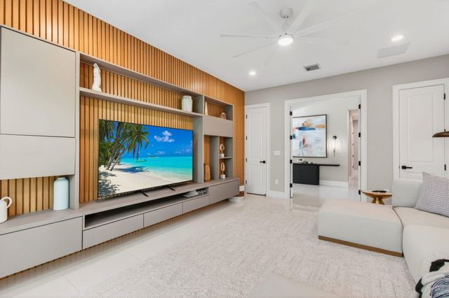 19886 Meadowside Lane Lane, Boca Raton, FL 33498