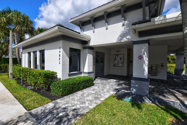 19886 Meadowside Lane Lane, Boca Raton, FL 33498