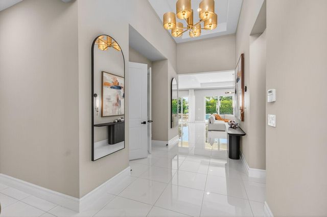 19886 Meadowside Lane Lane, Boca Raton, FL 33498