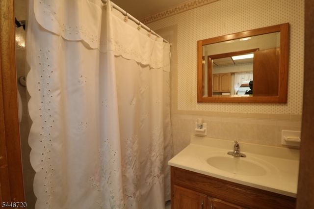 15 Darcy St, Newark City, NJ 07105