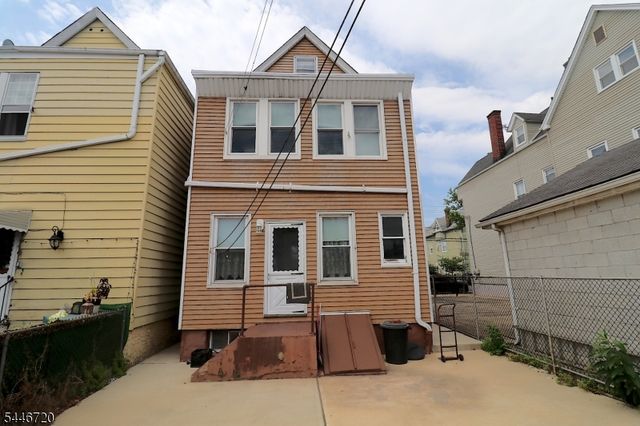 15 Darcy St, Newark City, NJ 07105