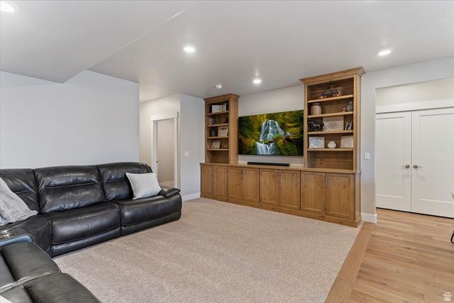 1328 E ORCHARD RIDGE LN, Kaysville, UT 84037