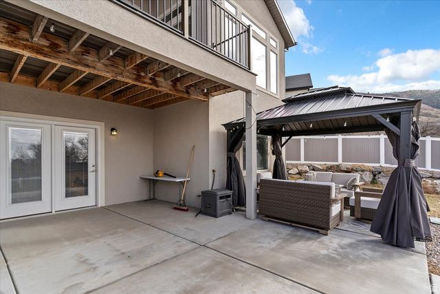 1328 E ORCHARD RIDGE LN, Kaysville, UT 84037