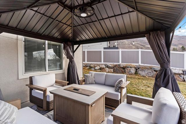 1328 E ORCHARD RIDGE LN, Kaysville, UT 84037