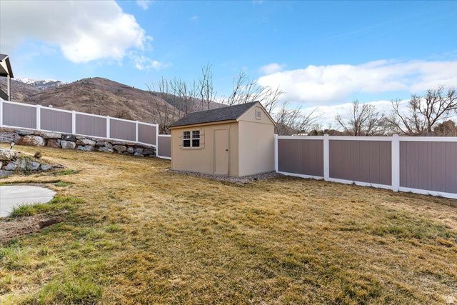 1328 E ORCHARD RIDGE LN, Kaysville, UT 84037
