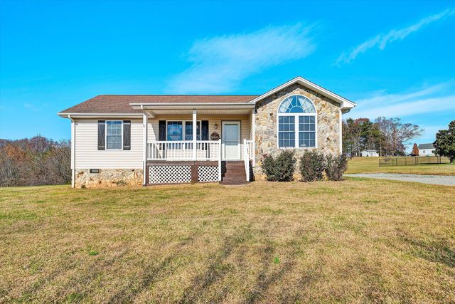 100 Estate DR, Glade Hill, VA 24092