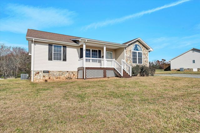 100 Estate DR, Glade Hill, VA 24092